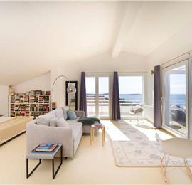 3 Bedroom Villa with Pool, Terrace and Sea Views near Vinisce, Sleeps 7